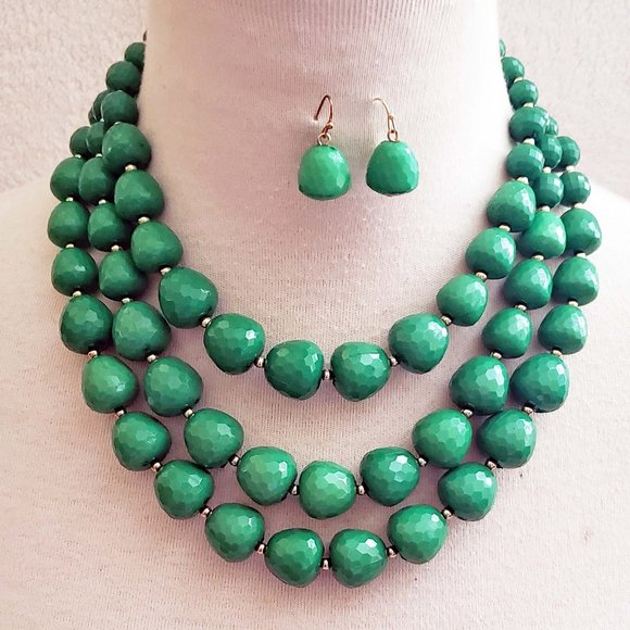 J. Crew Jewelry - J. Crew emerald green faceted beads 3 row vintage